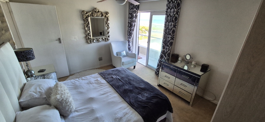 2 Bedroom Property for Sale in Waves Edge Western Cape